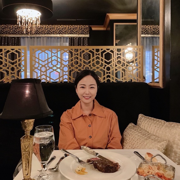 Meet your Posher, Soyun - Picture 1 of 1